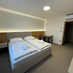 Eden Palava 4*