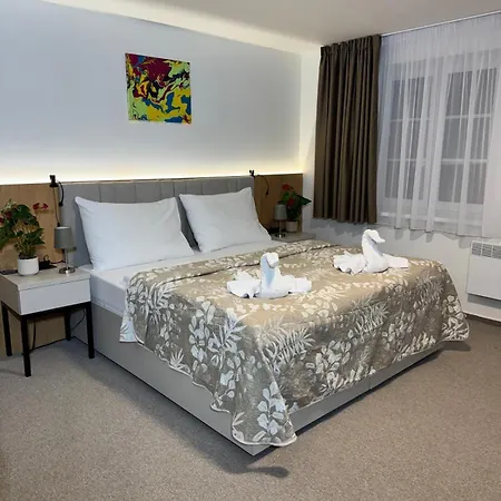 게스트하우스 Eden Palava 4*