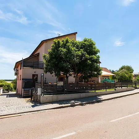 Eden Pálava Casa de hóspedes Klentnice